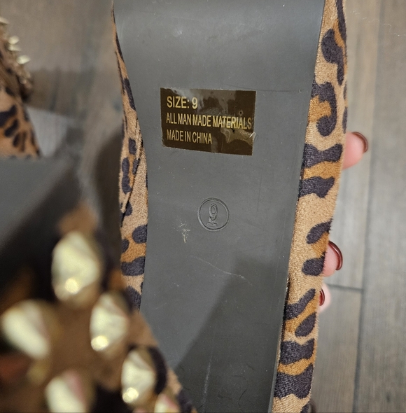 NEW Breckelles Leopard Spiked Platform Booties - Size 9 - Picture 12 of 15